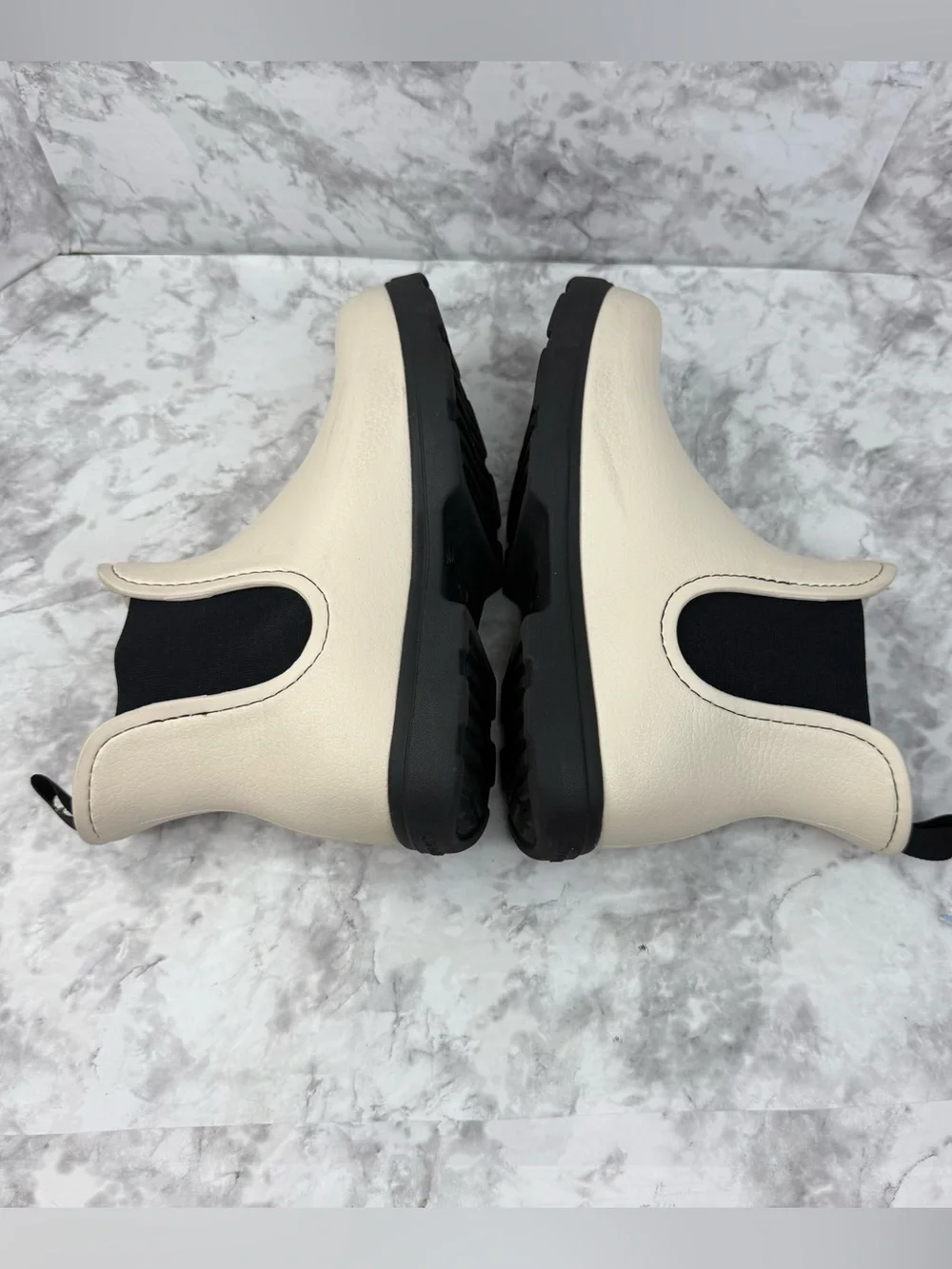 CROCS Dylan Chelsea Boot Creme Water Resistant Outdoor Rain Shoes Women’s Sz 8